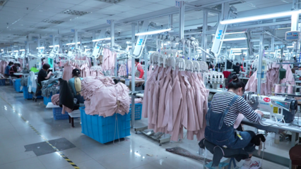 錨定現(xiàn)代化 改革再深化｜泰州姜堰 聚合多元?jiǎng)?chuàng)新要素，推動(dòng)針紡織品產(chǎn)業(yè)向“新”挺進(jìn)向“高”而行